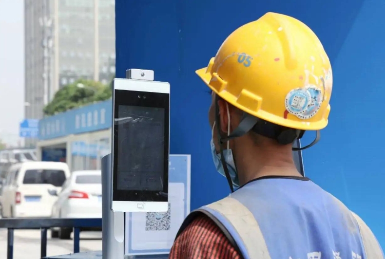 在建項目須納入勞務(wù)實名制管理系統(tǒng)！