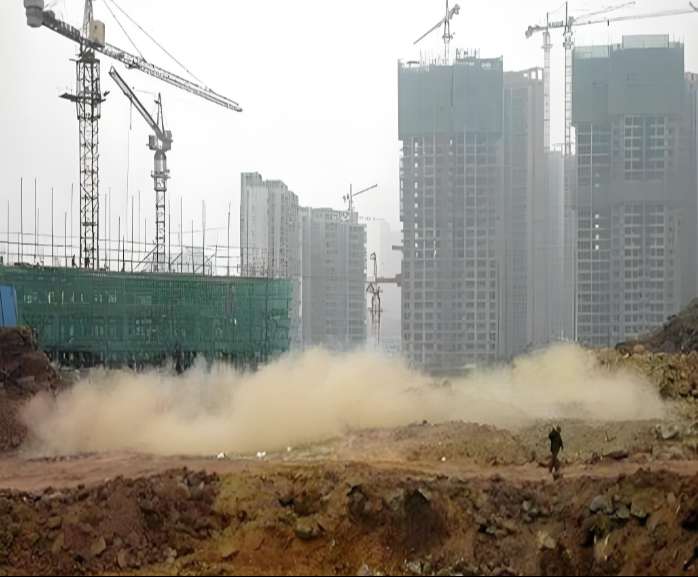工地?fù)P塵治理難？揚(yáng)塵監(jiān)測(cè)系統(tǒng)成破局利器！